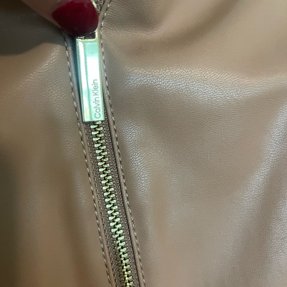 Calvin Klein Faux Leather Bodycon Sheath Dress | Womens 10 Tan NWT $139 - Picture 5 of 6